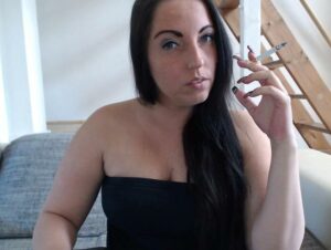 SexyStine Porno Video: Aufnahme in meinen Sklavenstall?DityTalk!!!